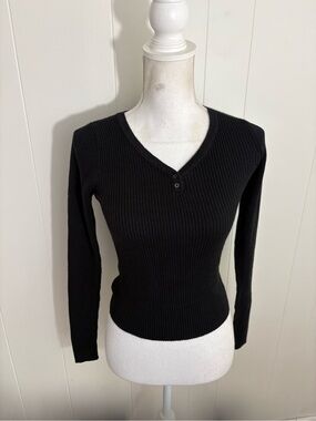 Vintage Energie Black Ribbed V-Neck Sweater